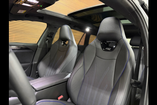 Volkswagen Passat Variant 1.5 eHybrid R-Line Black Edition|Garantie t/m 2030|Pano|272pk|Matrix LED| H&K Sound | Massage | Trekhaak