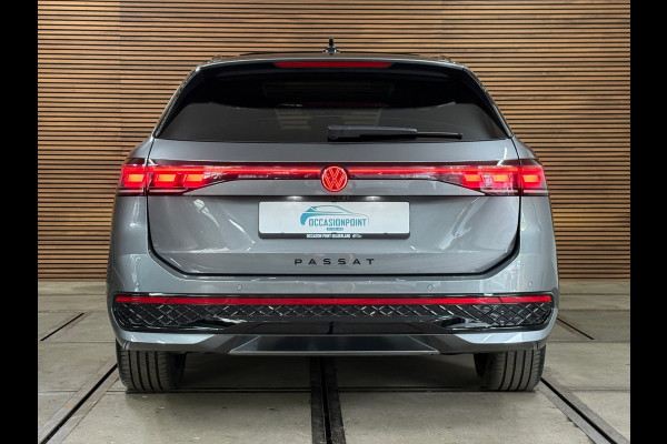 Volkswagen Passat Variant 1.5 eHybrid R-Line Black Edition|Garantie t/m 2030|Pano|272pk|Matrix LED| H&K Sound | Massage | Trekhaak