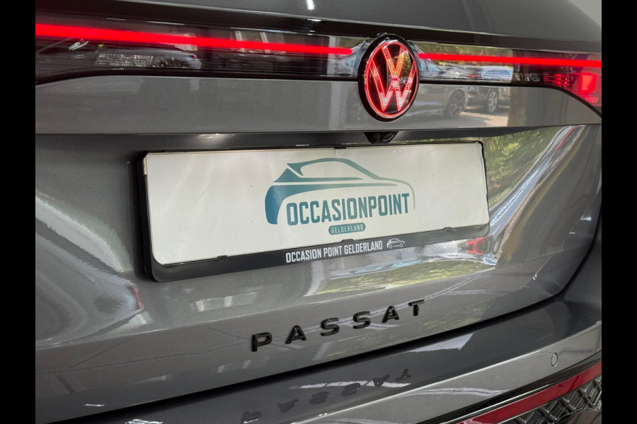 Volkswagen Passat Variant 1.5 eHybrid R-Line Black Edition|Garantie t/m 2030|Pano|272pk|Matrix LED| H&K Sound | Massage | Trekhaak