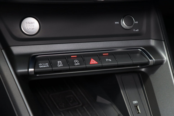 Audi Q3 45 TFSI Quattro 3x S-Line / PANO / B&O / ACC / KEYLESS / CAMERA / ELEK-STOELEN / VIRTUAL