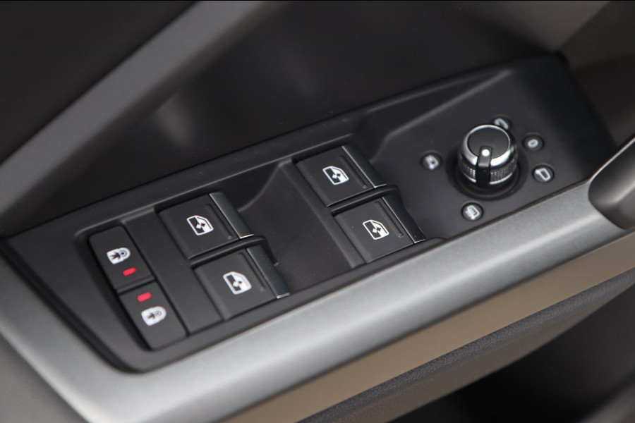 Audi Q3 45 TFSI Quattro 3x S-Line / PANO / B&O / ACC / KEYLESS / CAMERA / ELEK-STOELEN / VIRTUAL