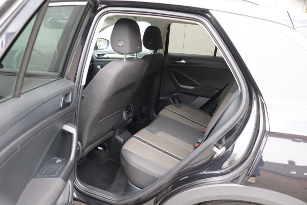 Volkswagen T-Roc 110PK TSI Style Business Carplay-android/Adapt.-cruise/Parkeerhulp/Stoelverwarming