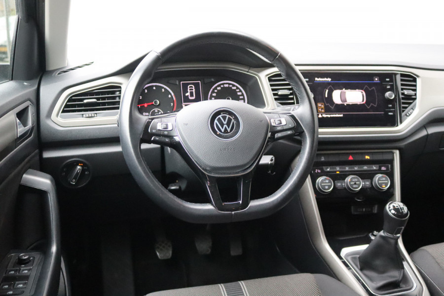 Volkswagen T-Roc 110PK TSI Style Business Carplay-android/Adapt.-cruise/Parkeerhulp/Stoelverwarming
