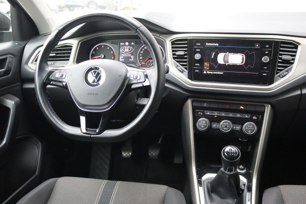 Volkswagen T-Roc 110PK TSI Style Business Carplay-android/Adapt.-cruise/Parkeerhulp/Stoelverwarming