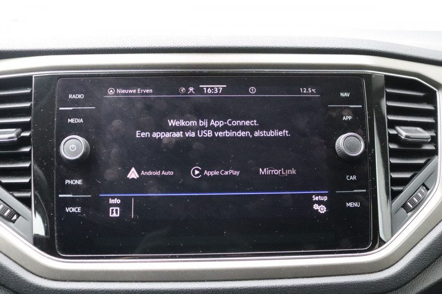 Volkswagen T-Roc 110PK TSI Style Business Carplay-android/Adapt.-cruise/Parkeerhulp/Stoelverwarming