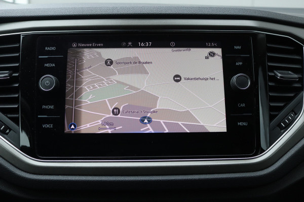 Volkswagen T-Roc 110PK TSI Style Business Carplay-android/Adapt.-cruise/Parkeerhulp/Stoelverwarming