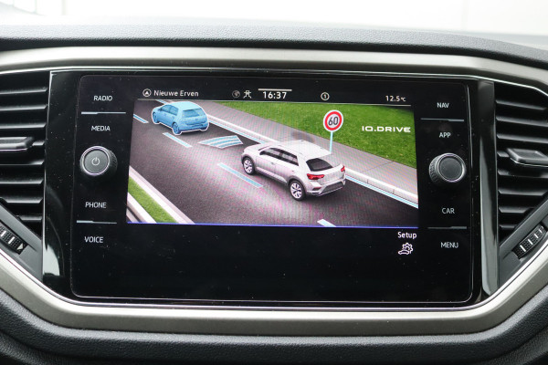 Volkswagen T-Roc 110PK TSI Style Business Carplay-android/Adapt.-cruise/Parkeerhulp/Stoelverwarming