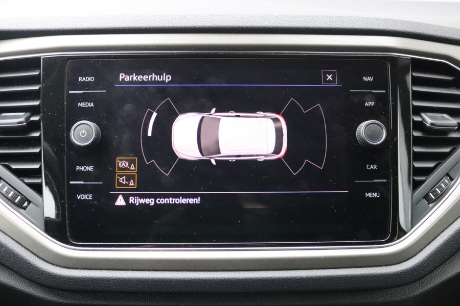 Volkswagen T-Roc 110PK TSI Style Business Carplay-android/Adapt.-cruise/Parkeerhulp/Stoelverwarming
