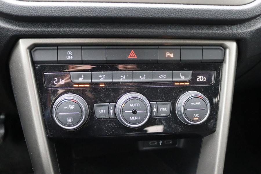 Volkswagen T-Roc 110PK TSI Style Business Carplay-android/Adapt.-cruise/Parkeerhulp/Stoelverwarming