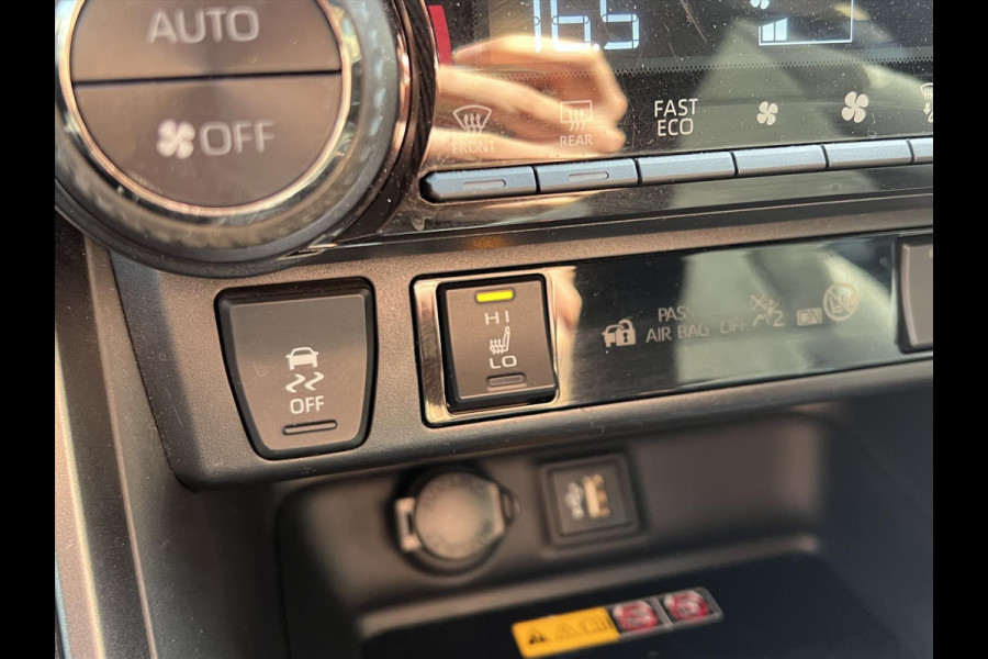Toyota RAV4 2.5 Hybrid AWD GR Sport | JBL, Geheugenfunctie, 360 Camera, Dodehoekherkenning, Stoel + Stuurverwarming, 19 inch, 1650KG Trekgew