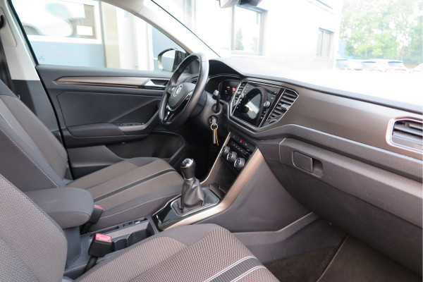 Volkswagen T-Roc 1.0 TSI 85kw 116pk Style Led, Virtual Cockpit, LMV, Camera , Trekhaak afneembaar, DAB+ ,Navigatie via Carplay, PDC etc.