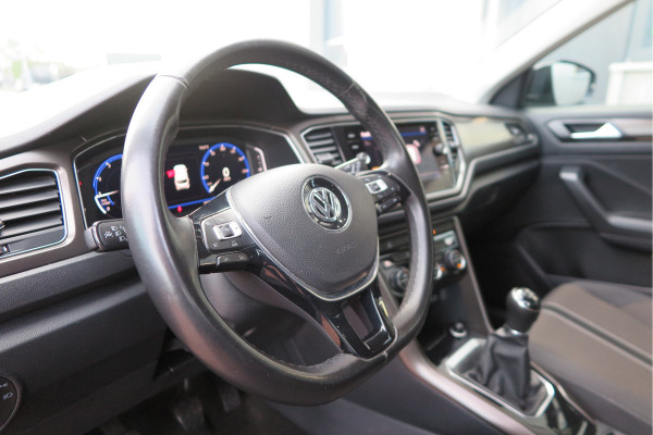 Volkswagen T-Roc 1.0 TSI 85kw 116pk Style Led, Virtual Cockpit, LMV, Camera , Trekhaak afneembaar, DAB+ ,Navigatie via Carplay, PDC etc.