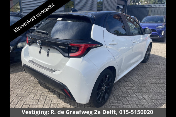 Toyota Yaris 1.5 Hybrid Executive Bi-Tone | Stoelverwarming | Navigatie | Parkeersenoren | Apple Carplay/Android Auto