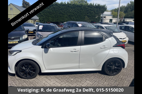 Toyota Yaris 1.5 Hybrid Executive Bi-Tone | Stoelverwarming | Navigatie | Parkeersenoren | Apple Carplay/Android Auto
