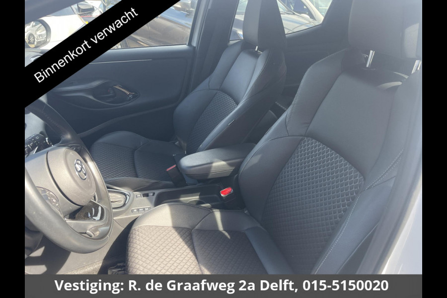 Toyota Yaris 1.5 Hybrid Executive Bi-Tone | Stoelverwarming | Navigatie | Parkeersenoren | Apple Carplay/Android Auto