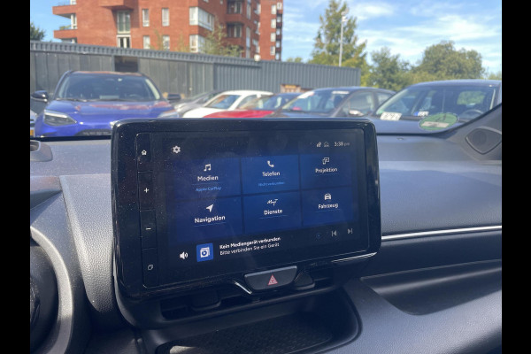 Toyota Yaris 1.5 Hybrid Executive Bi-Tone | Stoelverwarming | Navigatie | Parkeersenoren | Apple Carplay/Android Auto