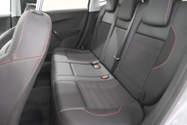 Peugeot 2008 PureTech 110 EAT6 GT-Line | Trekhaak | Panoramadak | Apple Carplay | Parkeersensoren