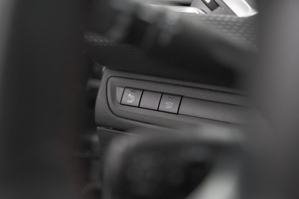 Peugeot 2008 PureTech 110 EAT6 GT-Line | Trekhaak | Panoramadak | Apple Carplay | Parkeersensoren
