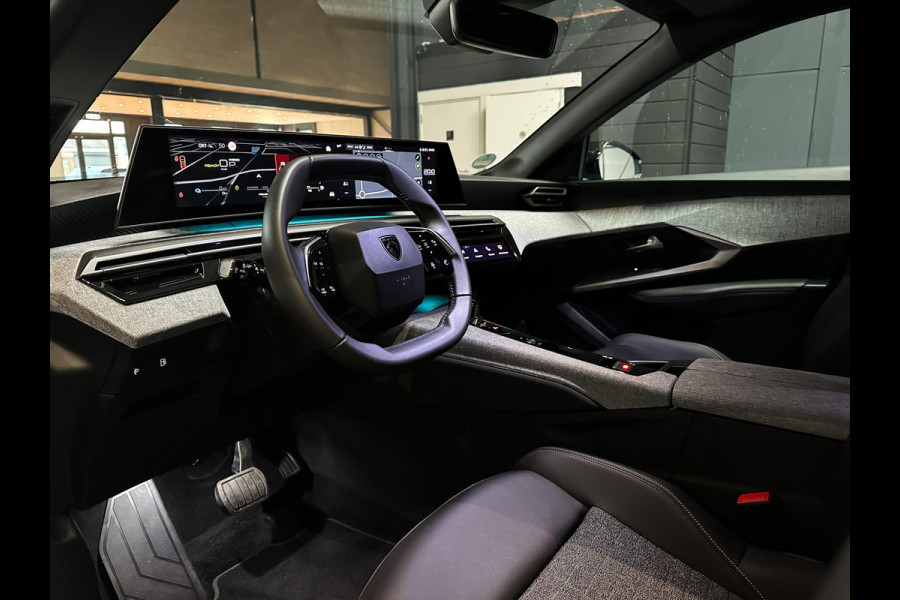 Peugeot 3008 1.6 plug-in Hybrid 195 Allure 195PK | Trekhaak | 360 | ACC | Keyless | LED | Ingaro Blue | 11/25
