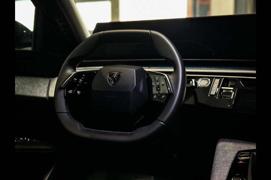 Peugeot 3008 1.6 plug-in Hybrid 195 Allure 195PK | Trekhaak | 360 | ACC | Keyless | LED | Ingaro Blue | 11/25