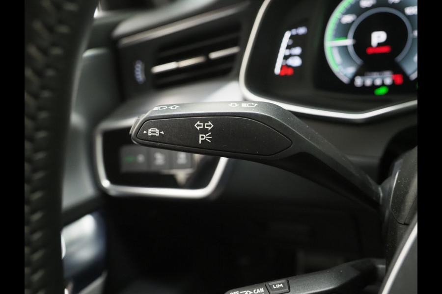 Audi A6 Avant 55 TFSI e quattro Competition | Leder/Alcantara | Memory | Cruise | PDC | Donkere Hemel | Sportstuur | Carplay