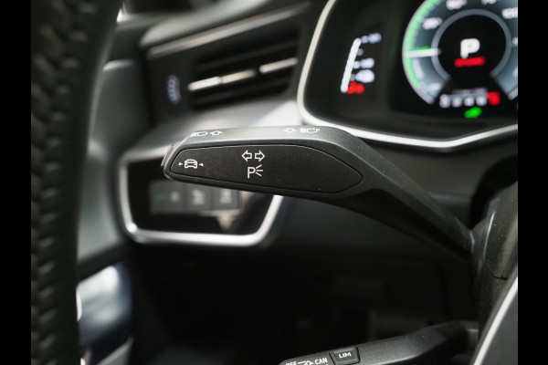 Audi A6 Avant 55 TFSI e quattro Competition | Leder/Alcantara | Memory | Cruise | PDC | Donkere Hemel | Sportstuur | Carplay