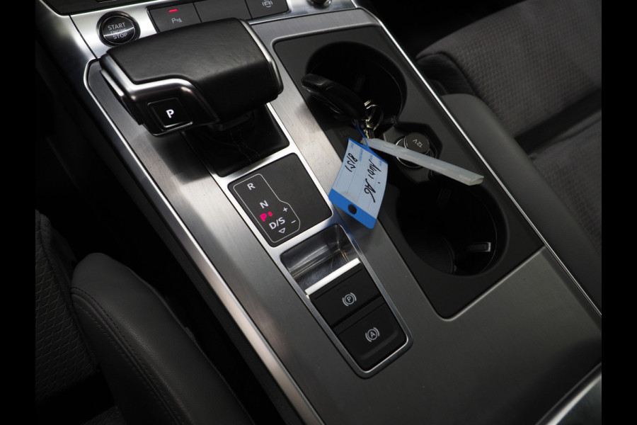 Audi A6 Avant 55 TFSI e quattro Competition | Leder/Alcantara | Memory | Cruise | PDC | Donkere Hemel | Sportstuur | Carplay