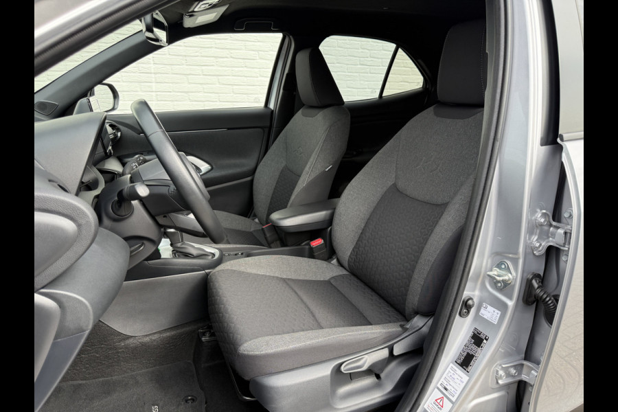 Toyota Yaris Cross 1.5 Hybrid Team D | ACC | CarPlay | Camera | Keyless | 17 inch