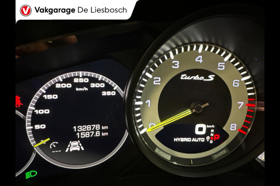 Porsche Panamera Sport Turismo 4.0 Turbo S E-Hybrid / pano / leer / keramisch/ Bose / softclose / sportchrono