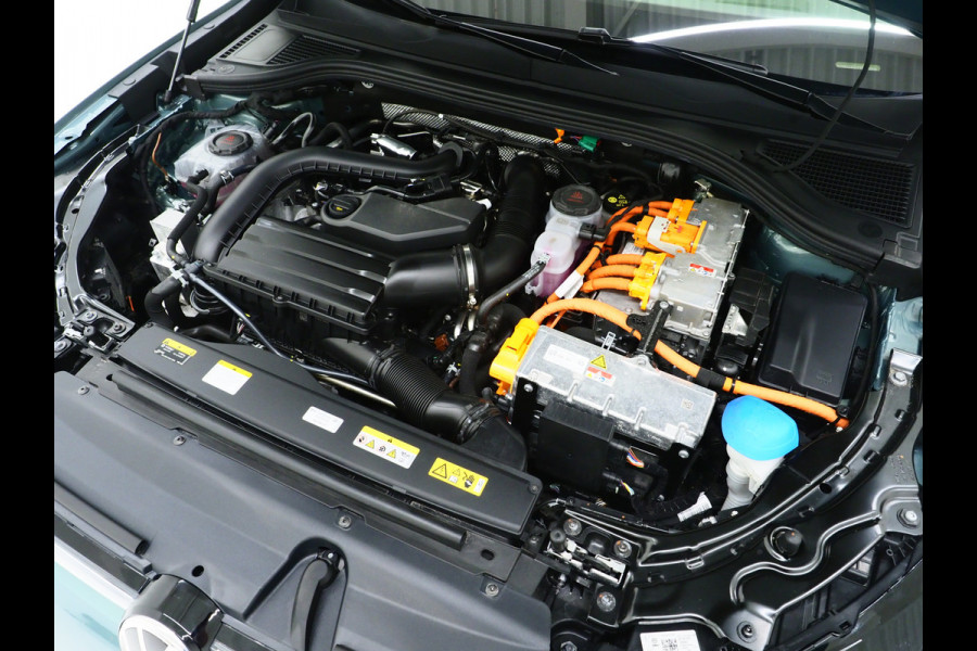 Volkswagen Passat Variant 1.5 eHybrid R-Line Edition | 5 Jaar Garantie | Panoramadak | Trekhaak | Massage | 360 | HUD | Sfeerlicht | Keyless