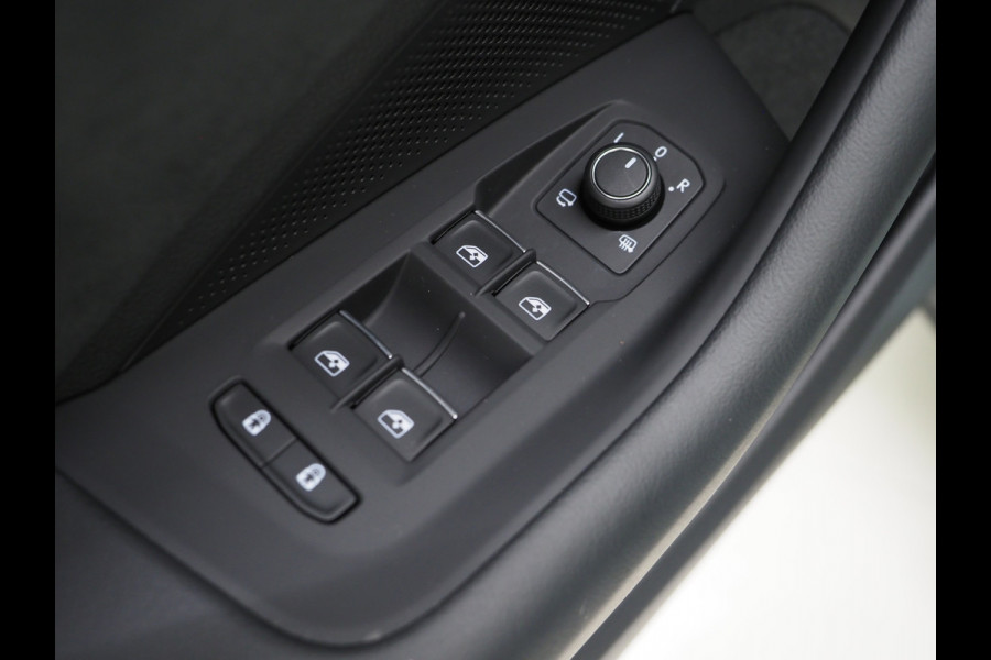 Volkswagen Passat Variant 1.5 eHybrid R-Line Edition | 5 Jaar Garantie | Panoramadak | Trekhaak | Massage | 360 | HUD | Sfeerlicht | Keyless