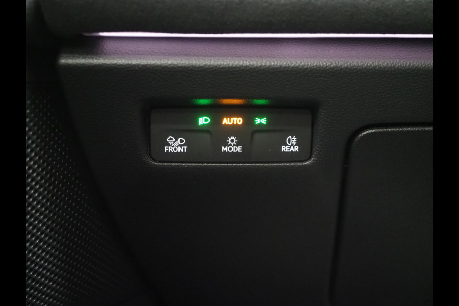 Volkswagen Passat Variant 1.5 eHybrid R-Line Edition | 5 Jaar Garantie | Panoramadak | Trekhaak | Massage | 360 | HUD | Sfeerlicht | Keyless
