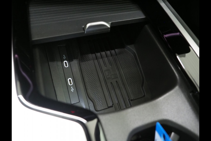 Volkswagen Passat Variant 1.5 eHybrid R-Line Edition | 5 Jaar Garantie | Panoramadak | Trekhaak | Massage | 360 | HUD | Sfeerlicht | Keyless