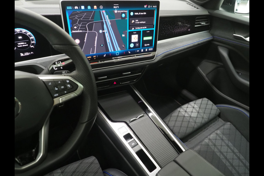 Volkswagen Passat Variant 1.5 eHybrid R-Line Edition | 5 Jaar Garantie | Panoramadak | Trekhaak | Massage | 360 | HUD | Sfeerlicht | Keyless