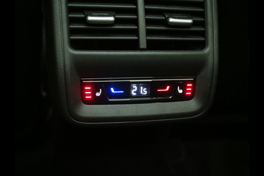 Volkswagen Passat Variant 1.5 eHybrid R-Line Edition | 5 Jaar Garantie | Panoramadak | Trekhaak | Massage | 360 | HUD | Sfeerlicht | Keyless