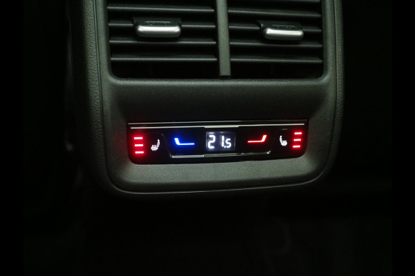 Volkswagen Passat Variant 1.5 eHybrid R-Line Edition | 5 Jaar Garantie | Panoramadak | Trekhaak | Massage | 360 | HUD | Sfeerlicht | Keyless