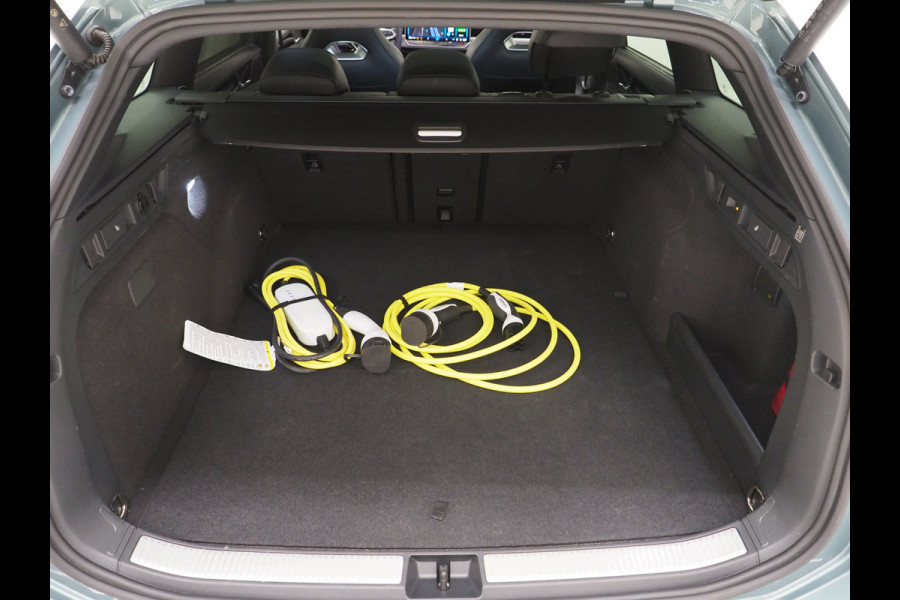 Volkswagen Passat Variant 1.5 eHybrid R-Line Edition | 5 Jaar Garantie | Panoramadak | Trekhaak | Massage | 360 | HUD | Sfeerlicht | Keyless