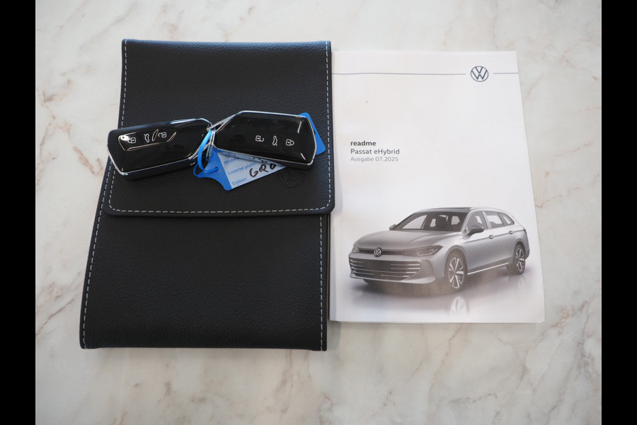 Volkswagen Passat Variant 1.5 eHybrid R-Line Edition | 5 Jaar Garantie | Panoramadak | Trekhaak | Massage | 360 | HUD | Sfeerlicht | Keyless