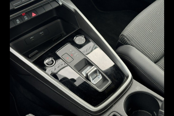 Audi A3 Limousine 30 TFSI S edition -Panorama-Virtual-Matrix