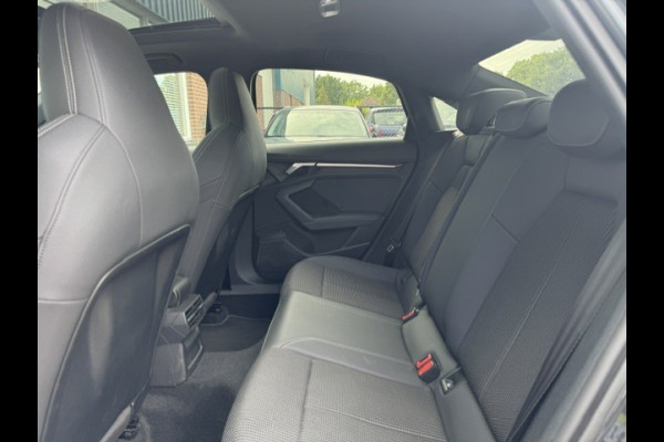 Audi A3 Limousine 30 TFSI S edition -Panorama-Virtual-Matrix