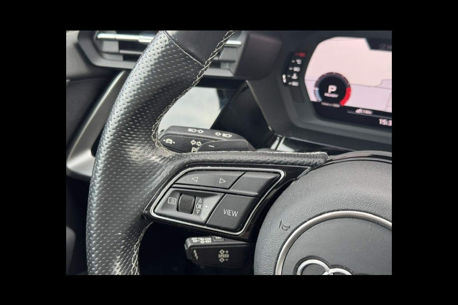 Audi A3 Limousine 30 TFSI S edition -Panorama-Virtual-Matrix
