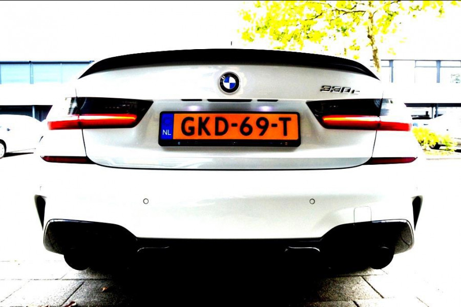 BMW 3-serie 330e High Executive M Performance CARBON 360º