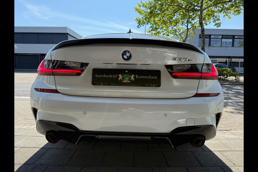 BMW 3-serie 330e High Executive M Performance CARBON 360º
