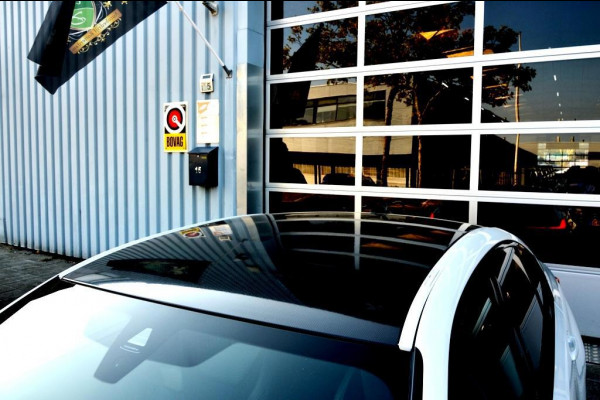 BMW 3-serie 330e High Executive M Performance CARBON 360º