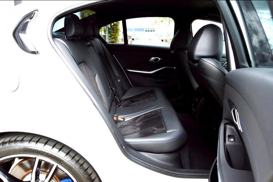 BMW 3-serie 330e High Executive M Performance CARBON 360º