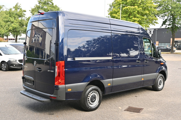 Mercedes-Benz Sprinter 317 CDI L2H2 Pro LED, Geveerde stoel, Navigatie met camera