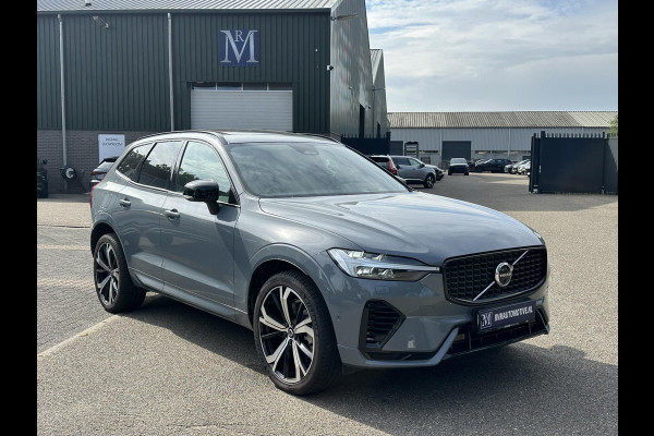 Volvo XC60 2.0 T8 Plug-in hybrid AWD Ultra Dark SOH 100% | 21'' INCH WIELEN | HARMAN KARDON | MEM. SEATS | VOOR & ACHTER STOELEN VERWARMD | STUURWIEL VERWARMD | PANO | KEYLESS | DODE HOEK | RIJKLAAR + 12 MND BOVAG GARANTIE |
