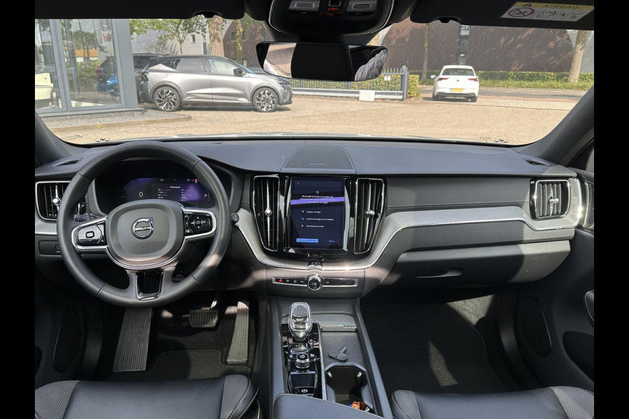 Volvo XC60 2.0 T8 Plug-in hybrid AWD Ultra Dark SOH 100% | 21'' INCH WIELEN | HARMAN KARDON | MEM. SEATS | VOOR & ACHTER STOELEN VERWARMD | STUURWIEL VERWARMD | PANO | KEYLESS | DODE HOEK | RIJKLAAR + 12 MND BOVAG GARANTIE |