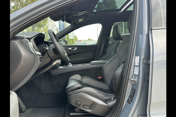 Volvo XC60 2.0 T8 Plug-in hybrid AWD Ultra Dark SOH 100% | 21'' INCH WIELEN | HARMAN KARDON | MEM. SEATS | VOOR & ACHTER STOELEN VERWARMD | STUURWIEL VERWARMD | PANO | KEYLESS | DODE HOEK | RIJKLAAR + 12 MND BOVAG GARANTIE |