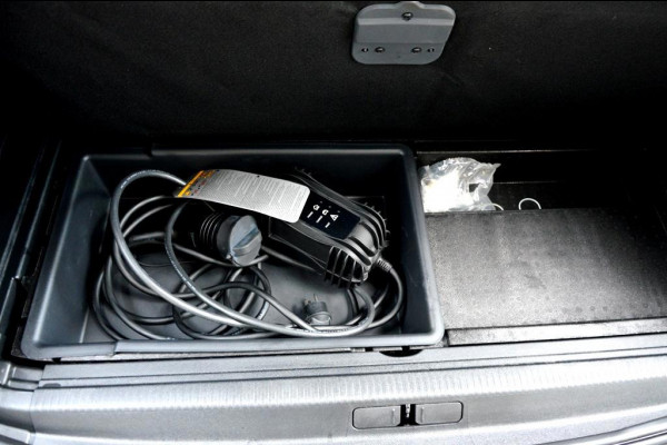 Peugeot 3008 1.6 HYbrid4 300 GT 300PK LMV19/NAVI/LEDER/360º